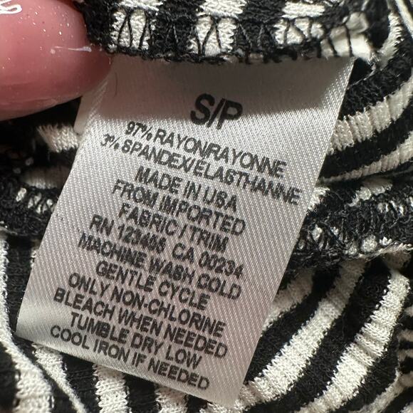 Design Lab: Black and White Stripe Off-the-Shoulder Bodysuit - Picture 4 of 5